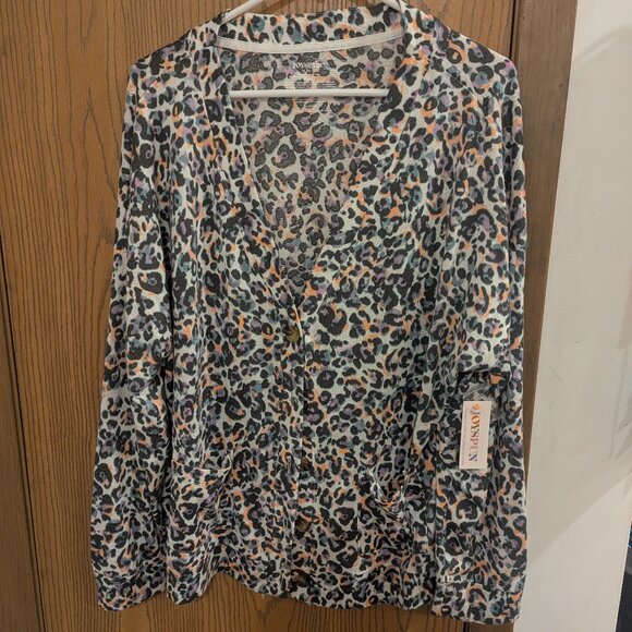NWT JOYSPUN Vivid Animal Print Button Down Vneck Top with Front Pockets - XL - Picture 1 of 4